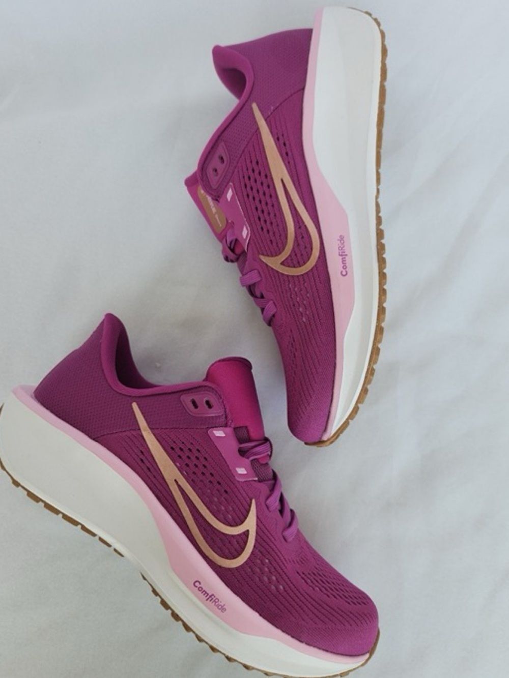 Nike Women’s Quest 6 Magenta Running Shoe with Metallic Gold Swoosh!